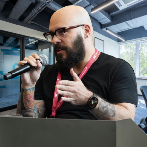 Andy Aragon, host de Disertaciones Tecnológicas